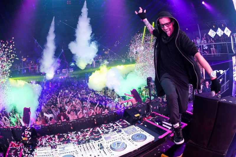 AÅSH on stage at ILLUZION 2019
